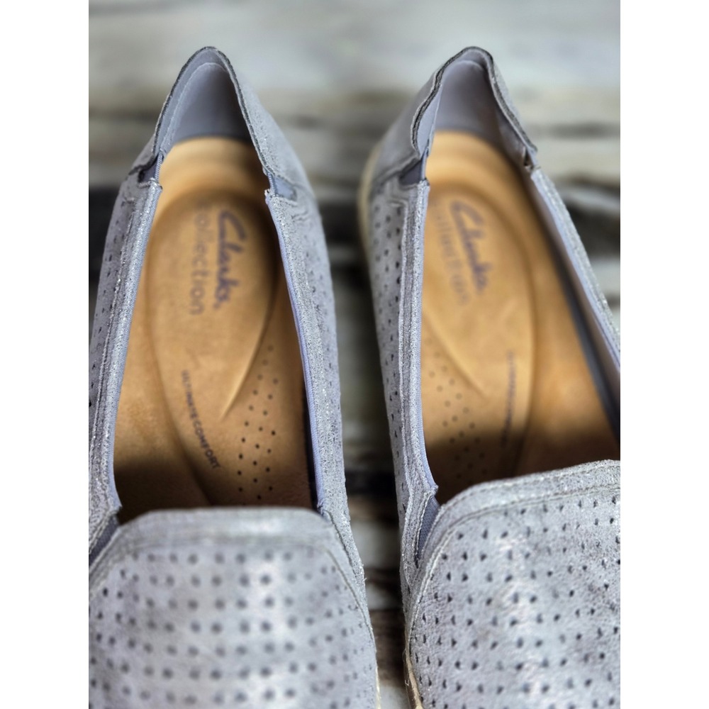 Clarks Collection Metallic Silver Grey Perforated Slip On Loafers NWB 9.5 M - Picture 3 of 10